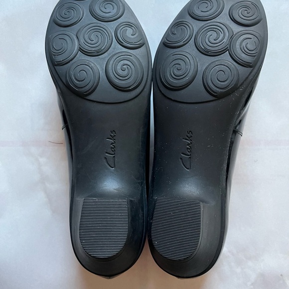 Clark’s Artisan Black Patent Leather Comfort Pump/Heels women’s size 9.5 M. GUC - Picture 7 of 9